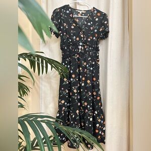 indulge in style style. Size S/. Floral dress Like brand new. Clean and washed.